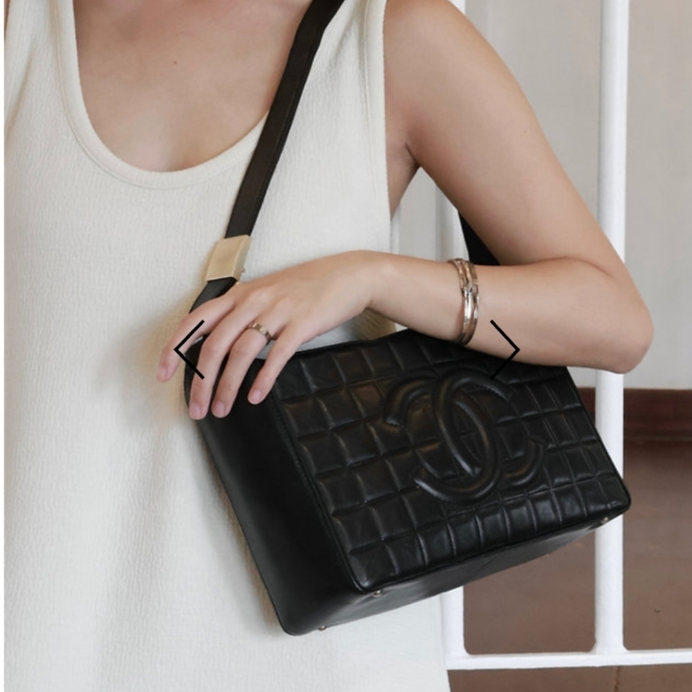 Chanel Black Quilted Leather Shoulder Bag with Gold Hardware